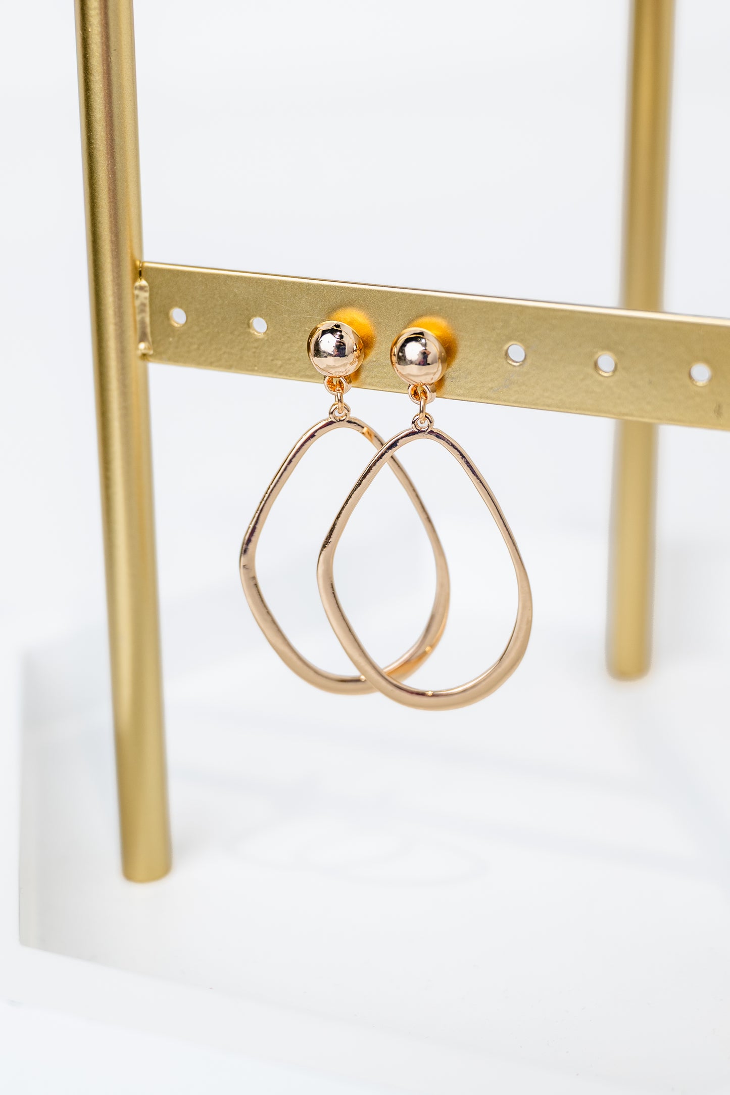 Geometric Oval Outline Earrings