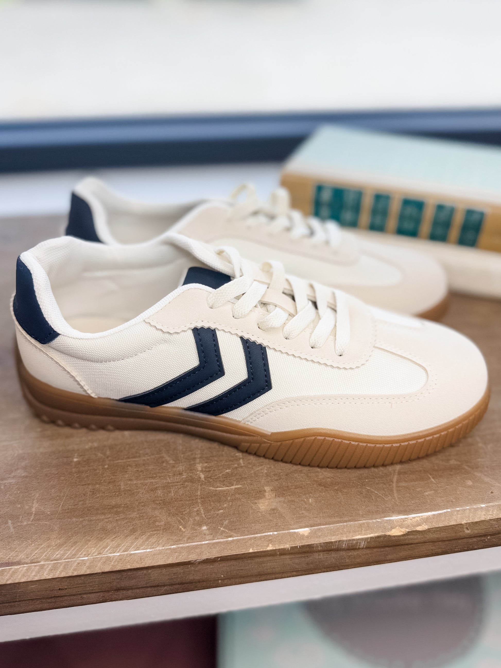 Moose Sneaker - Beige/Black Final Sale