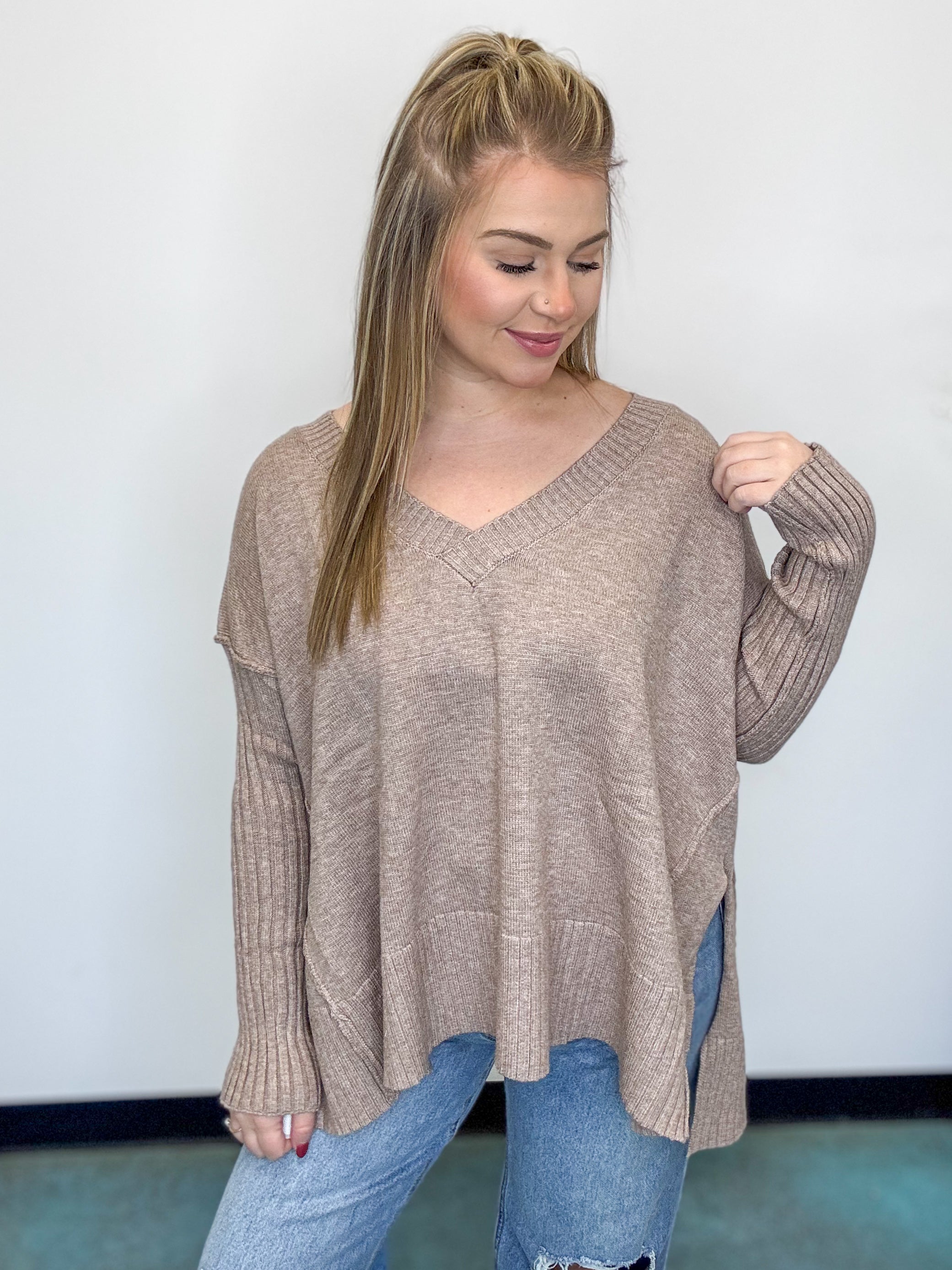 Sharp Line Ribbed Sweater - Brown