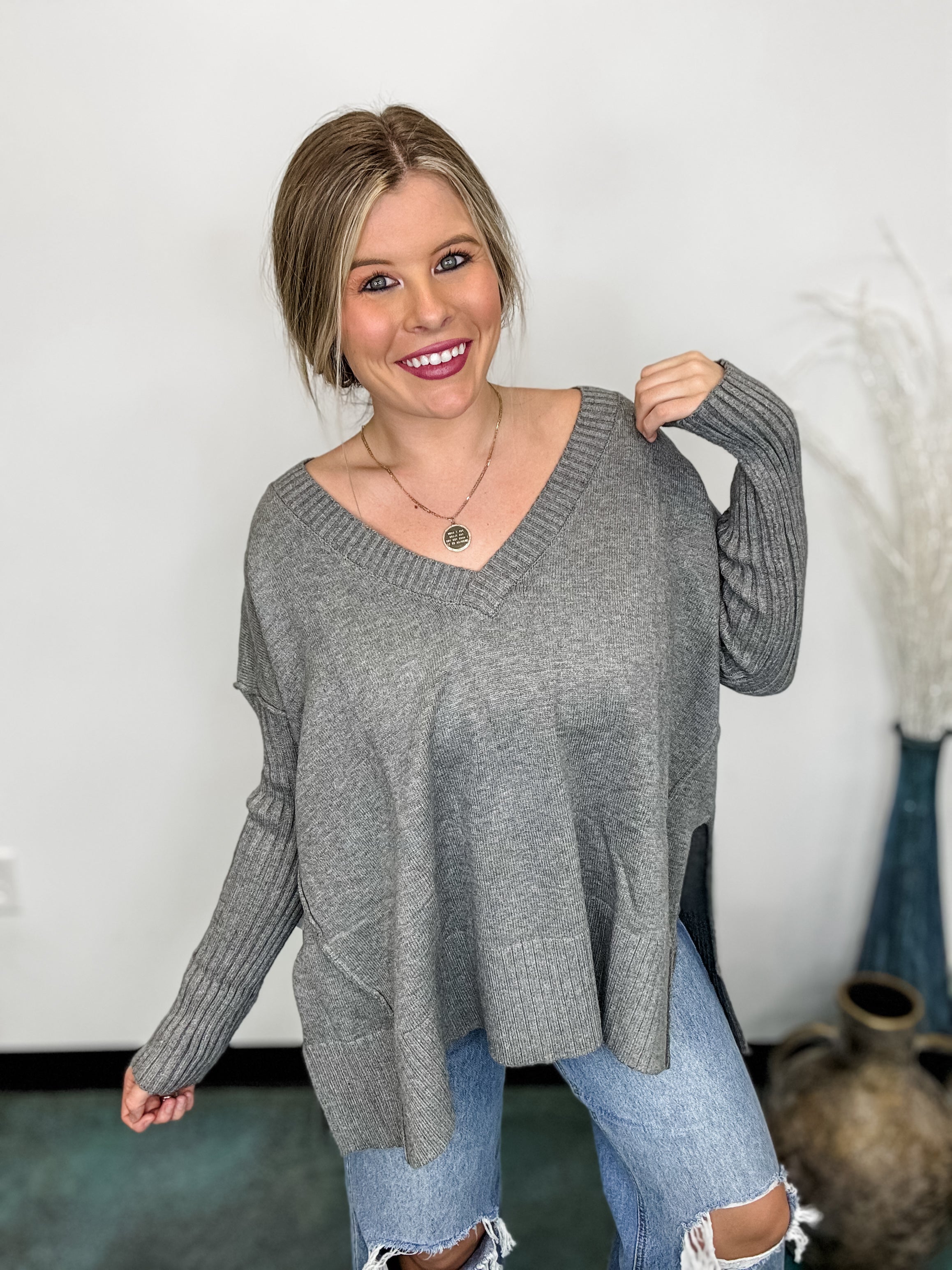 Sharp Line Ribbed Sweater - Grey