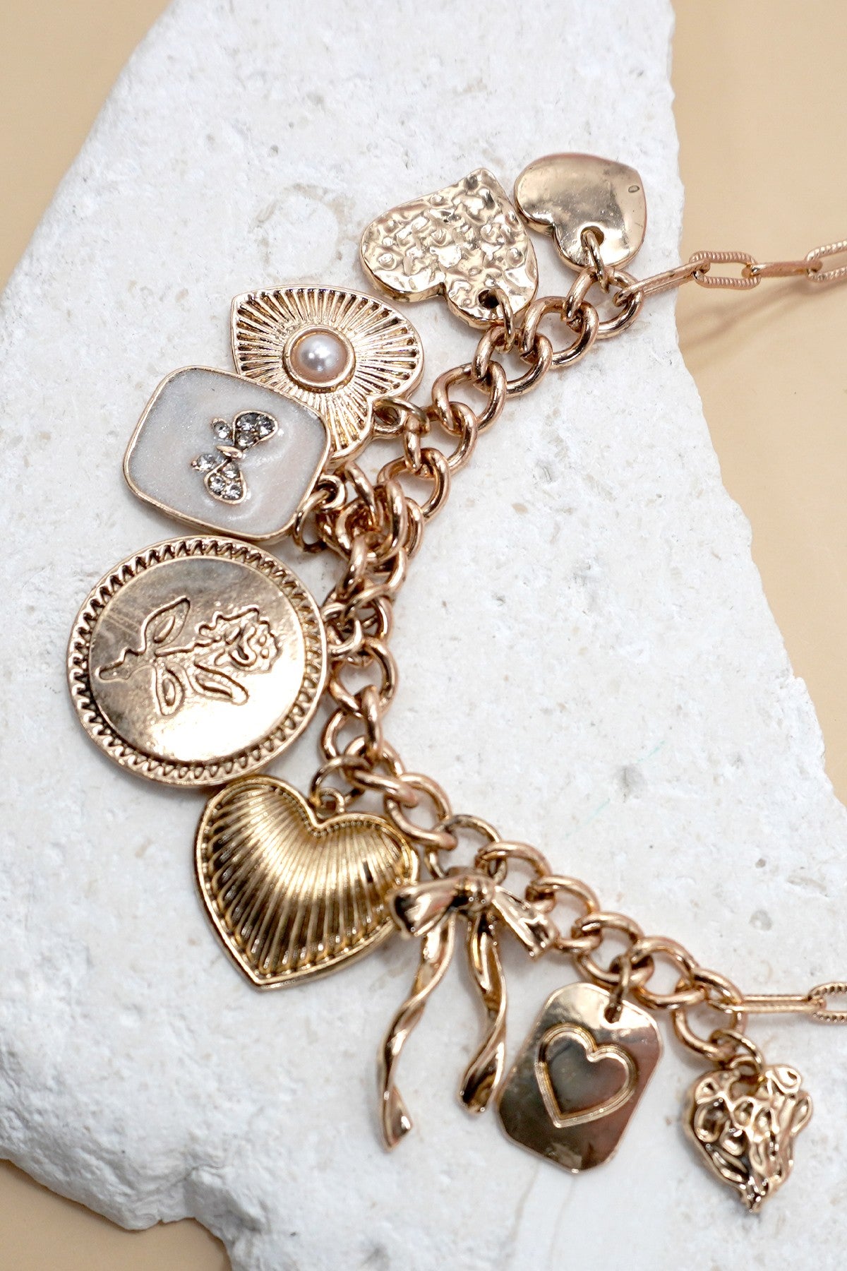 Pearl & Kiss Necklace