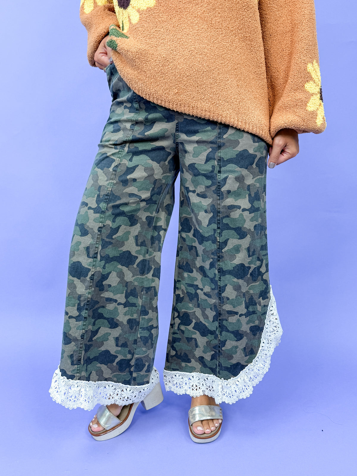 Lace Tulip Washed Camo Jean