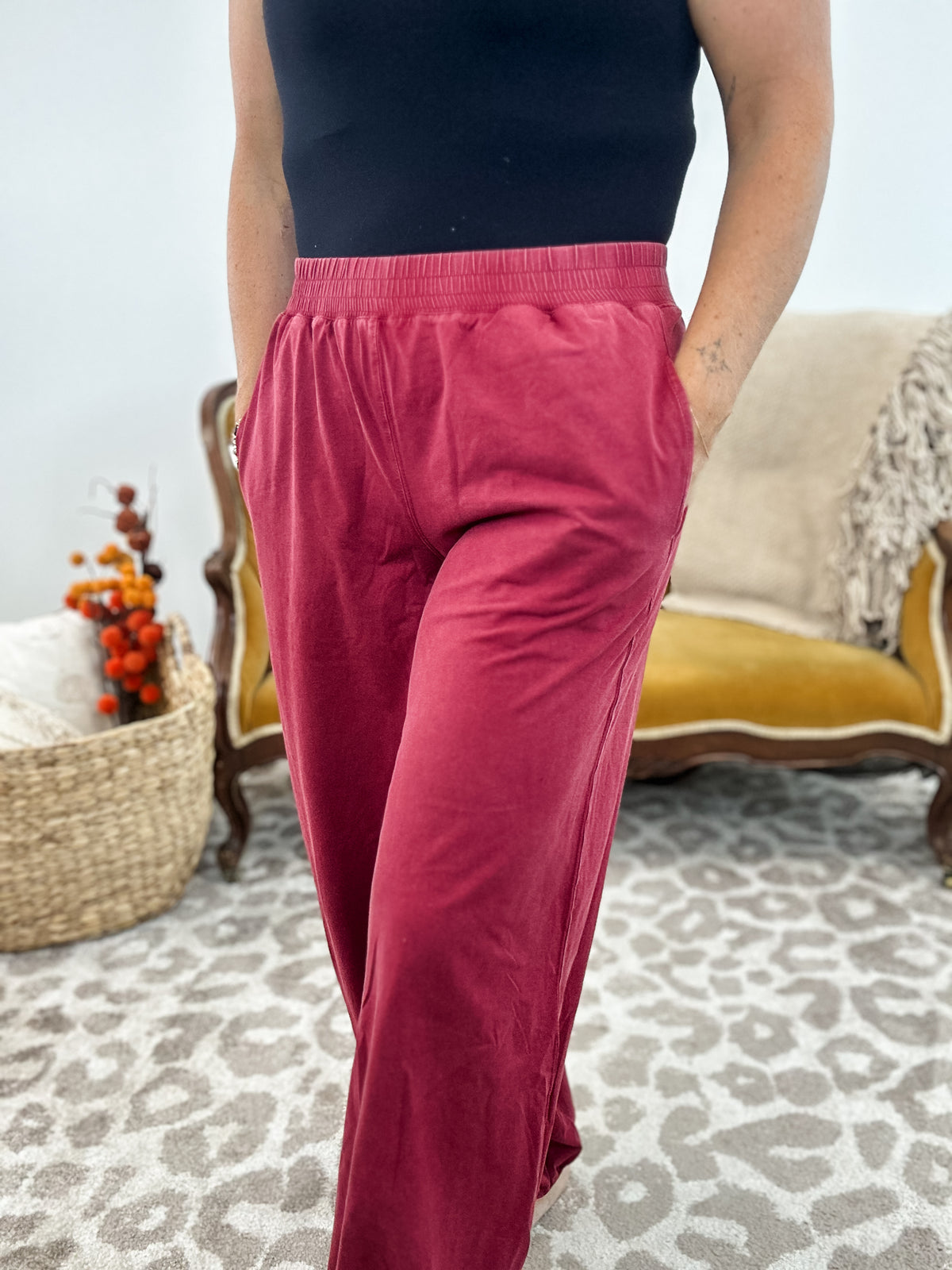 Chic Lounge Sweatpants - Winterberry - EOS Final Sale