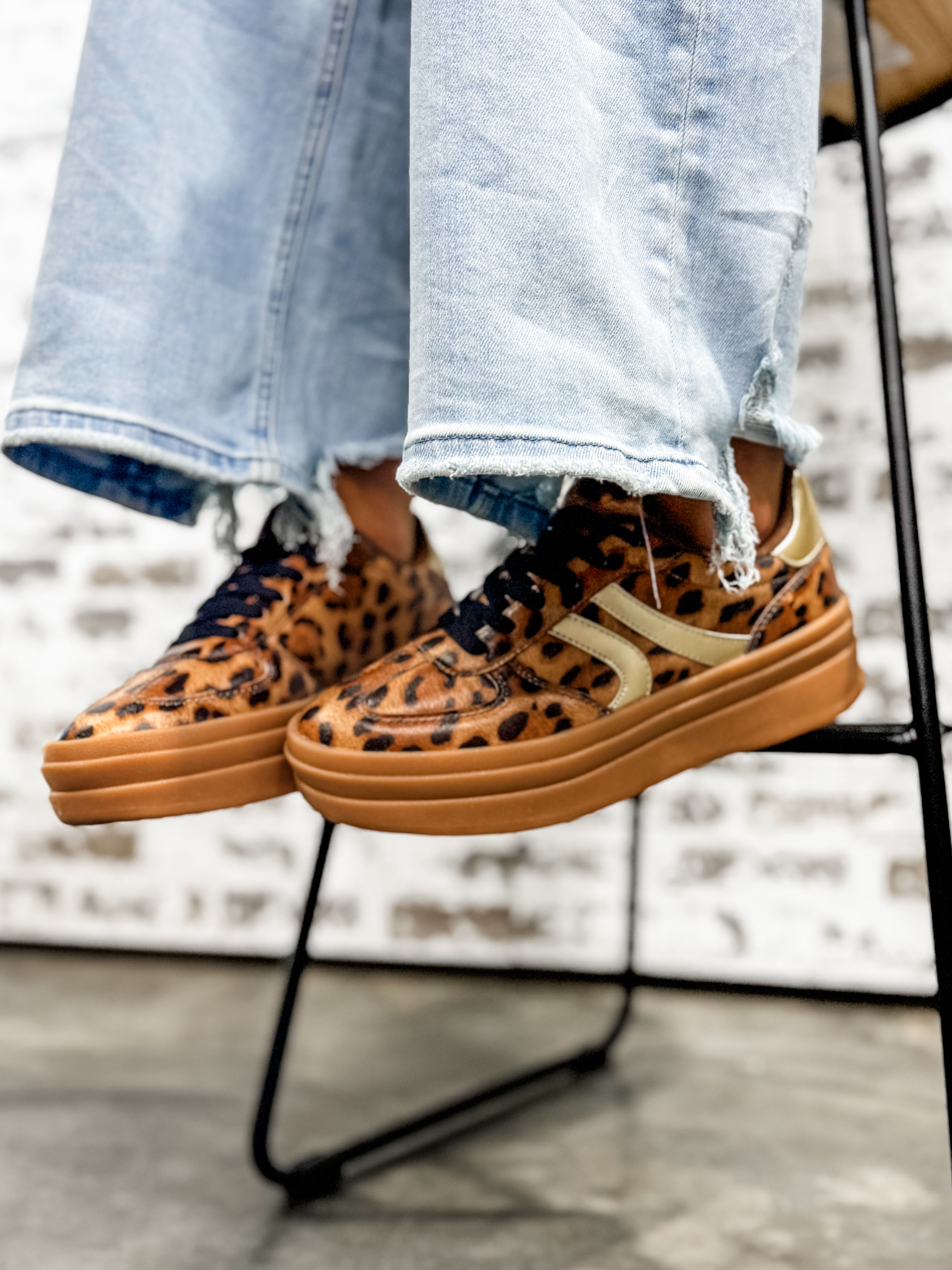 Skyline Stripes Sneakers - Leopard