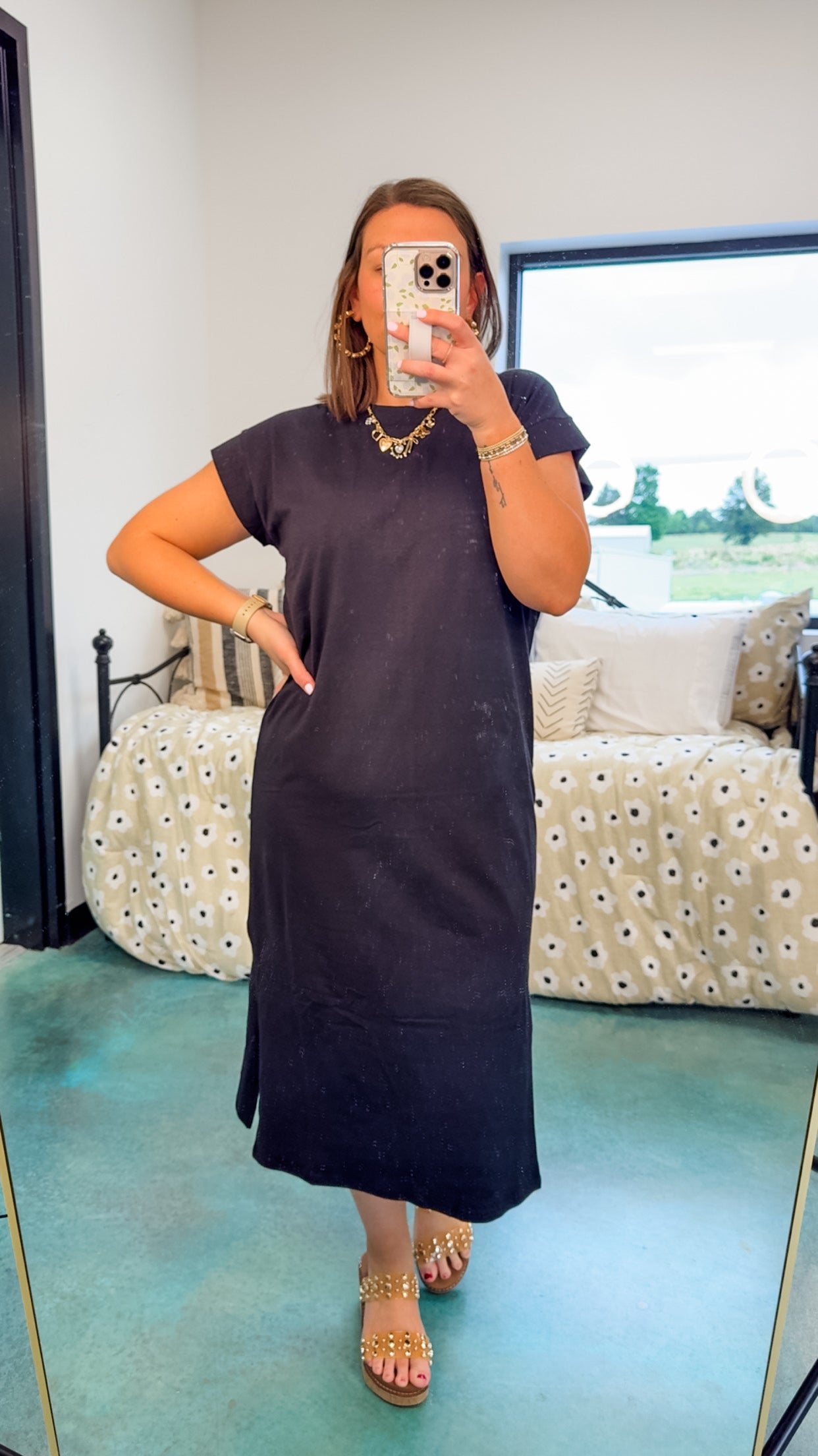 Effortless Midi Dress with Side Slit - Black DOORBUSTER