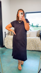 Effortless Midi Dress with Side Slit - Black DOORBUSTER