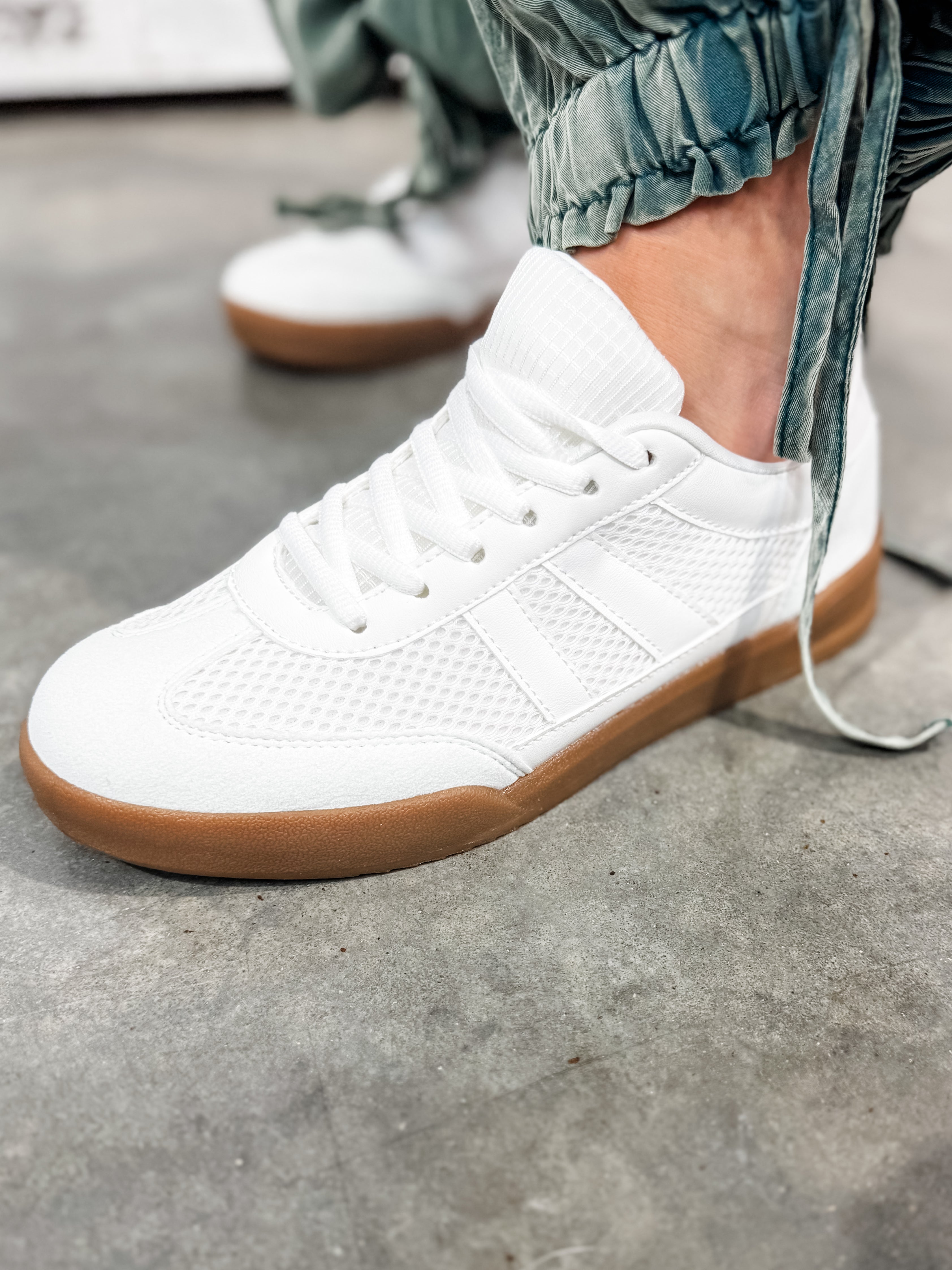 Top Naomi Sneakers - White *Final Sale*