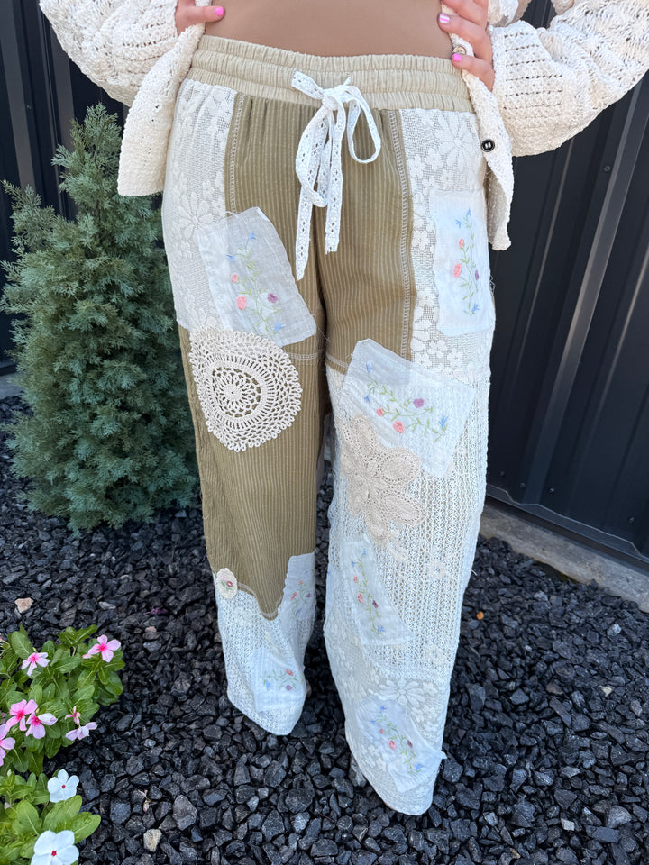Solid Lace Patch Detail Woven Pants