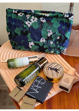 Everyday Luxe Wash Bag - Dark Blue | DOORBUSTER