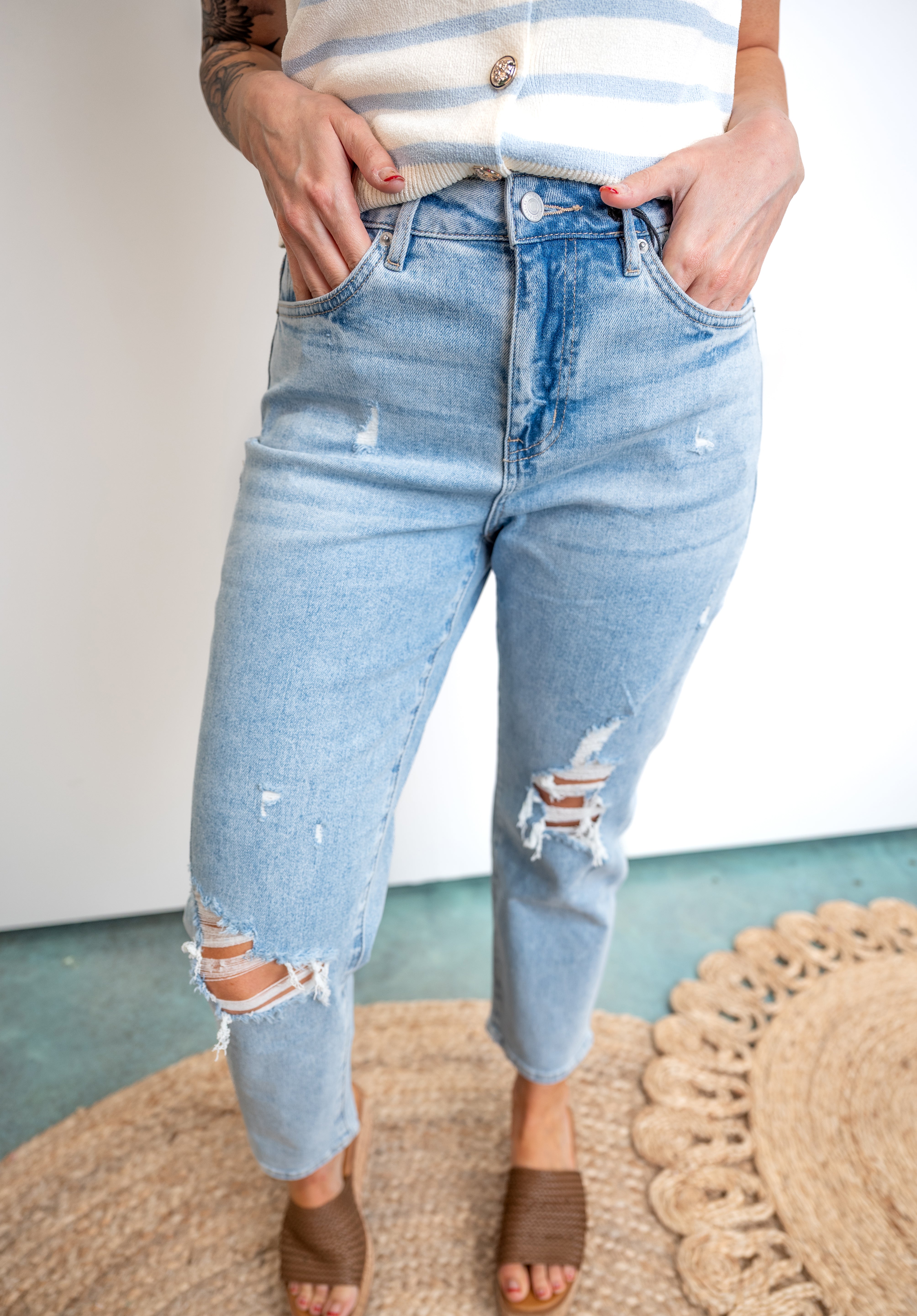 Distressed Super High-Rise Mom Jean