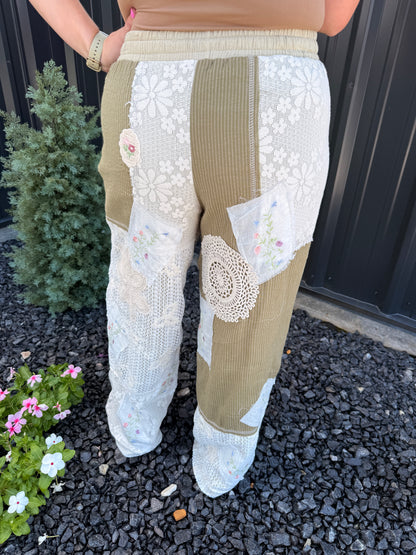 Solid Lace Patch Detail Woven Pants
