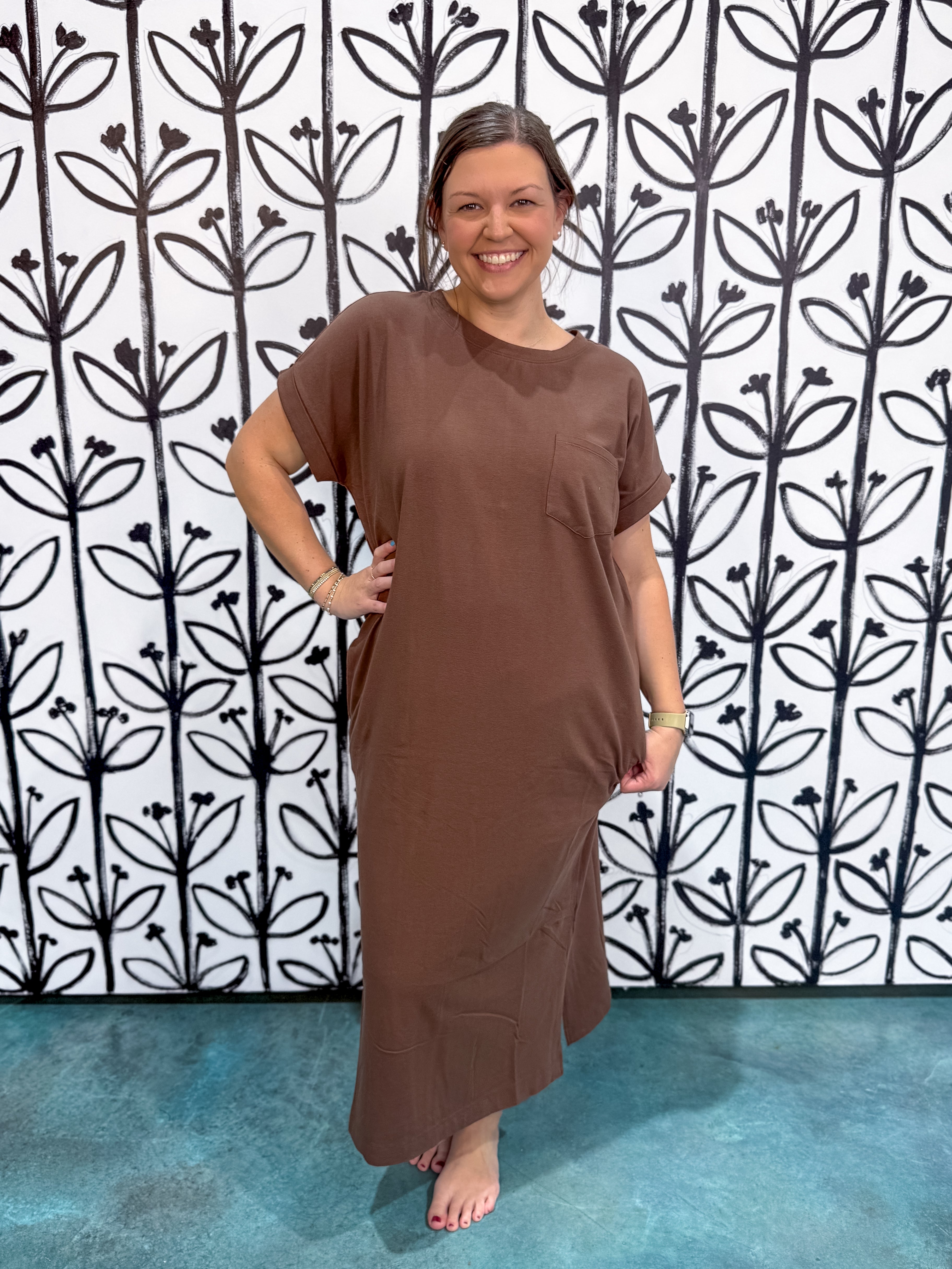 Effortless Midi Dress with Side Slit - Brown DOORBUSTER