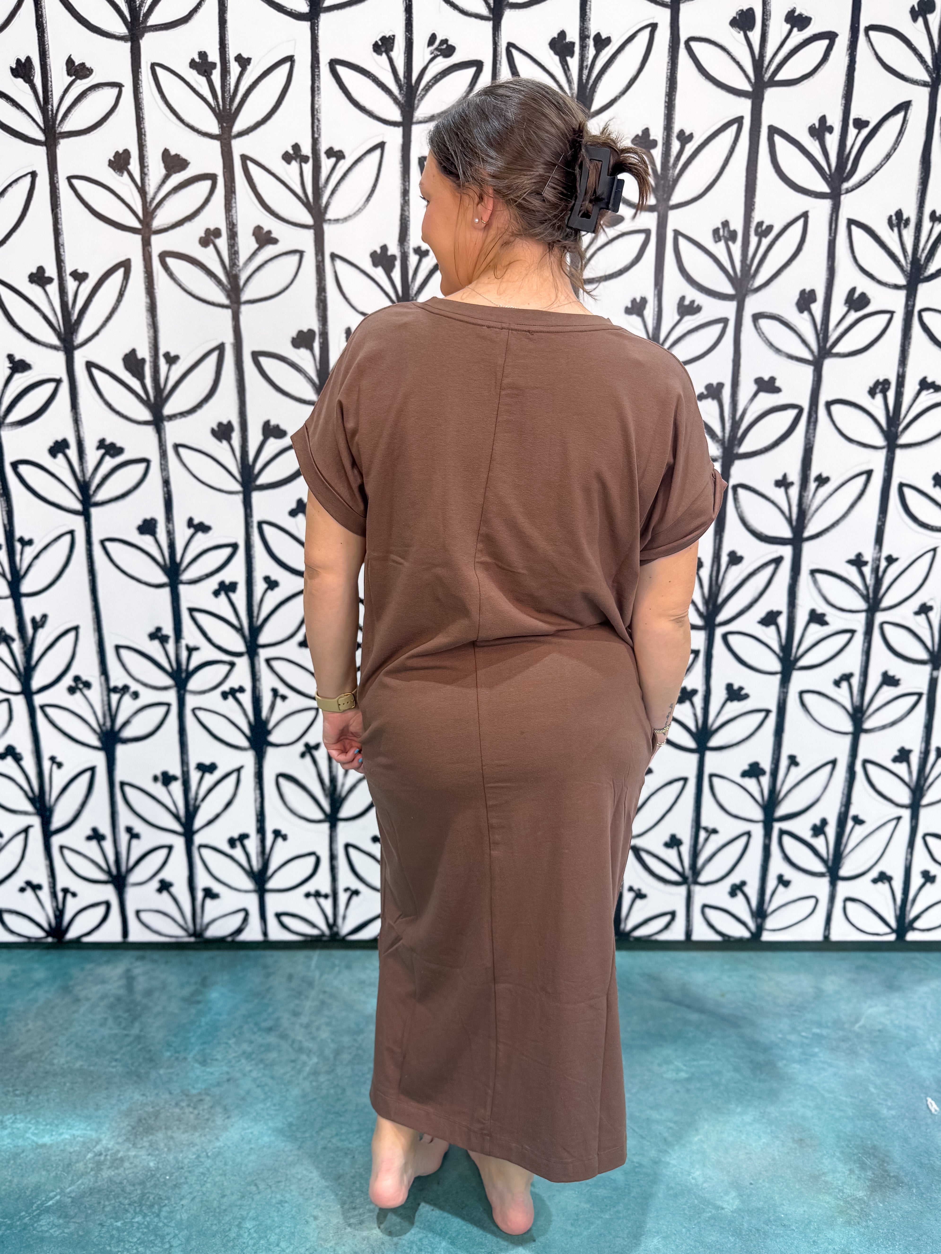 Effortless Midi Dress with Side Slit - Brown DOORBUSTER