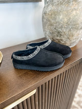 Snug Vibe Booties - Black