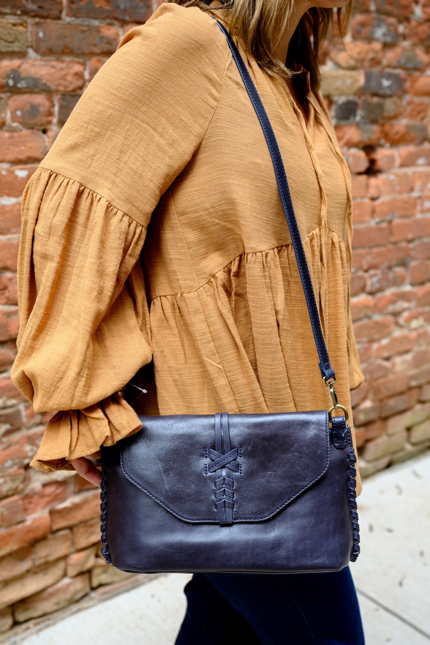 HOBO Expedition Shoulder Crossbody