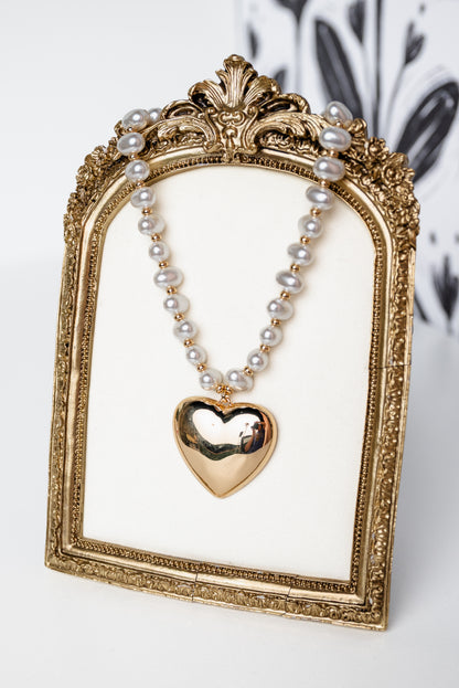 Heart Pendant Oval Pearl Necklace