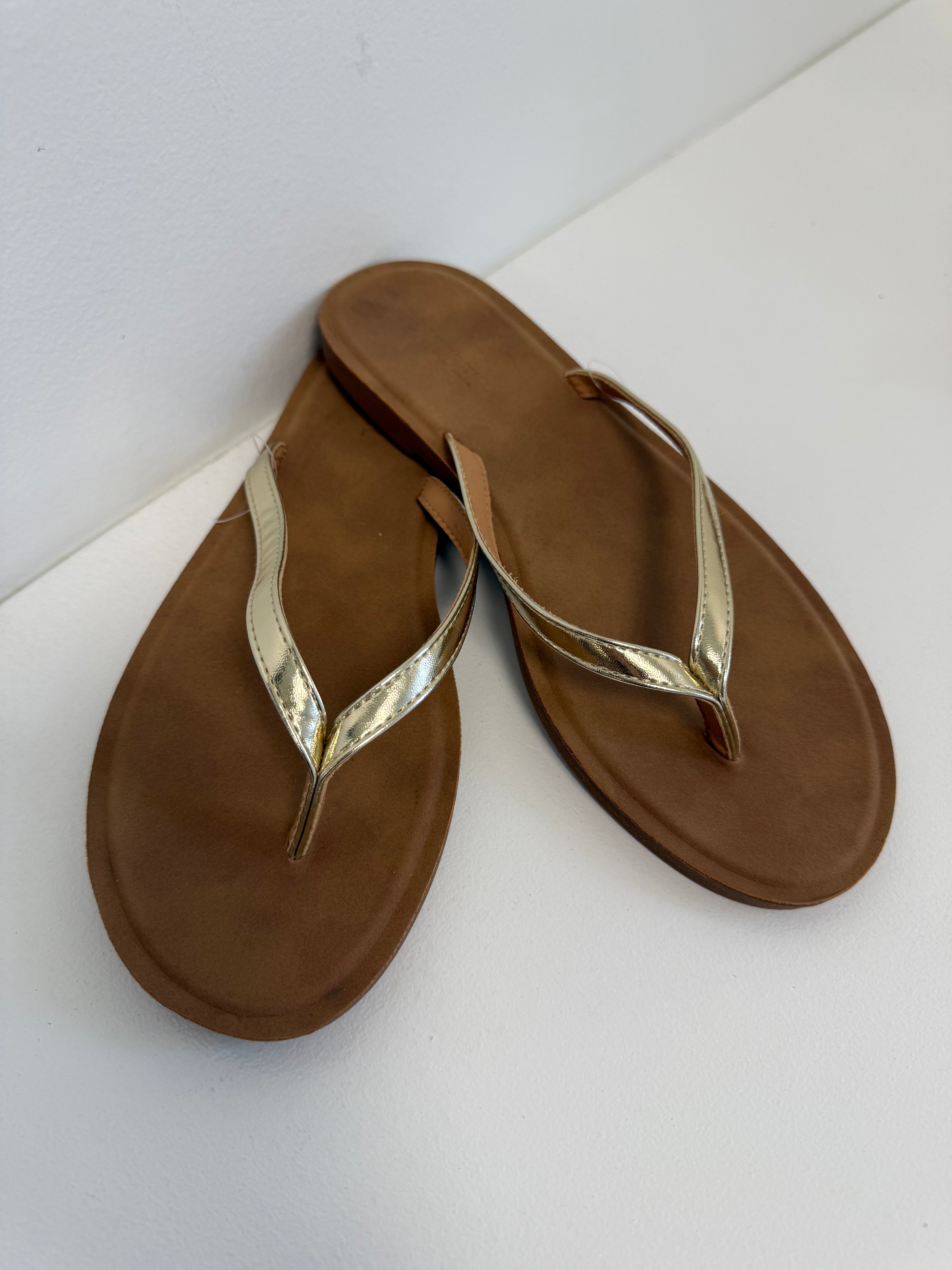 Slim Strap Sleek Flat Flip-Flop - Gold DOORBUSTER