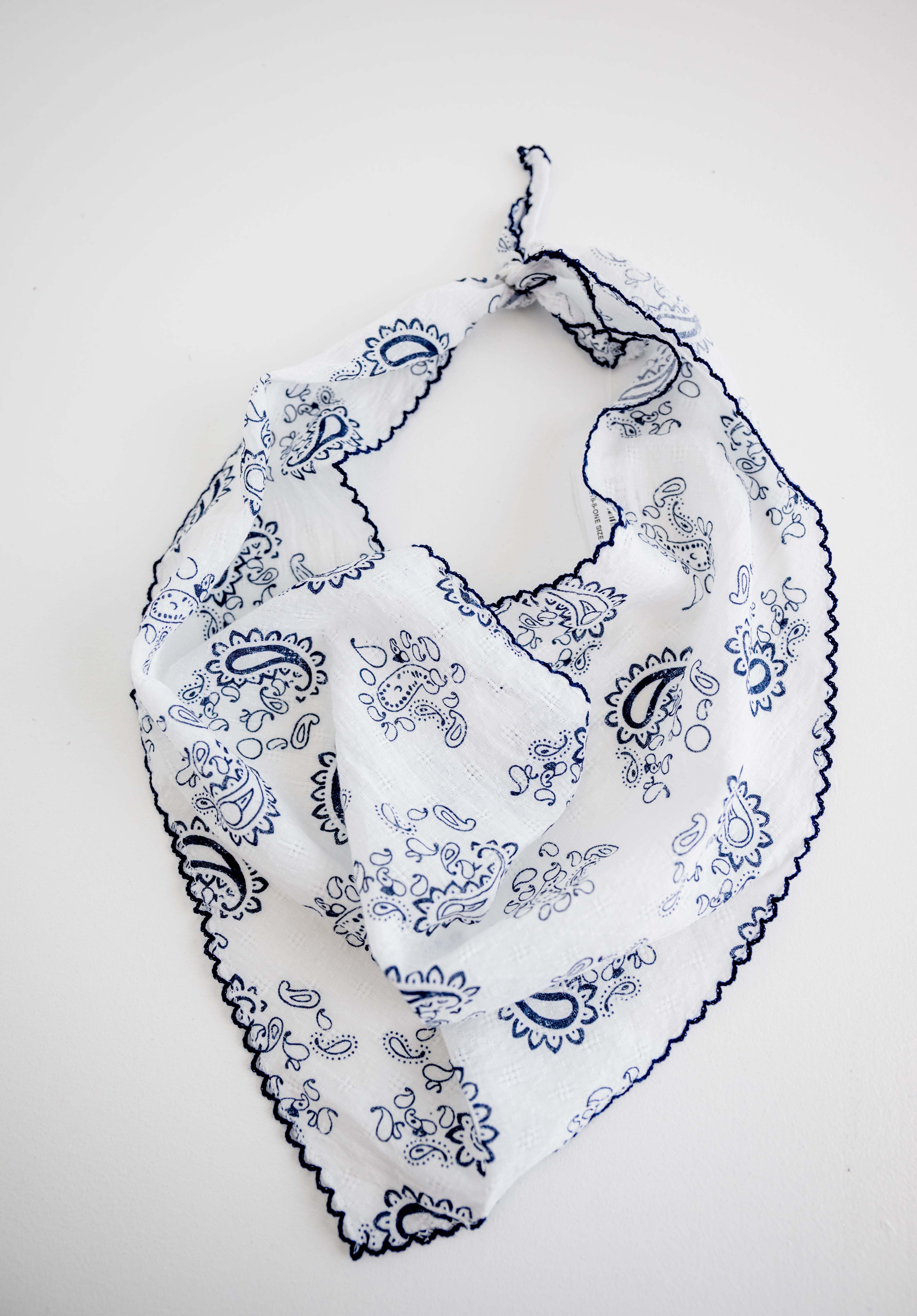 Paisley Triangle Cotton-Linen Scarf - Ivory | DOORBUSTER