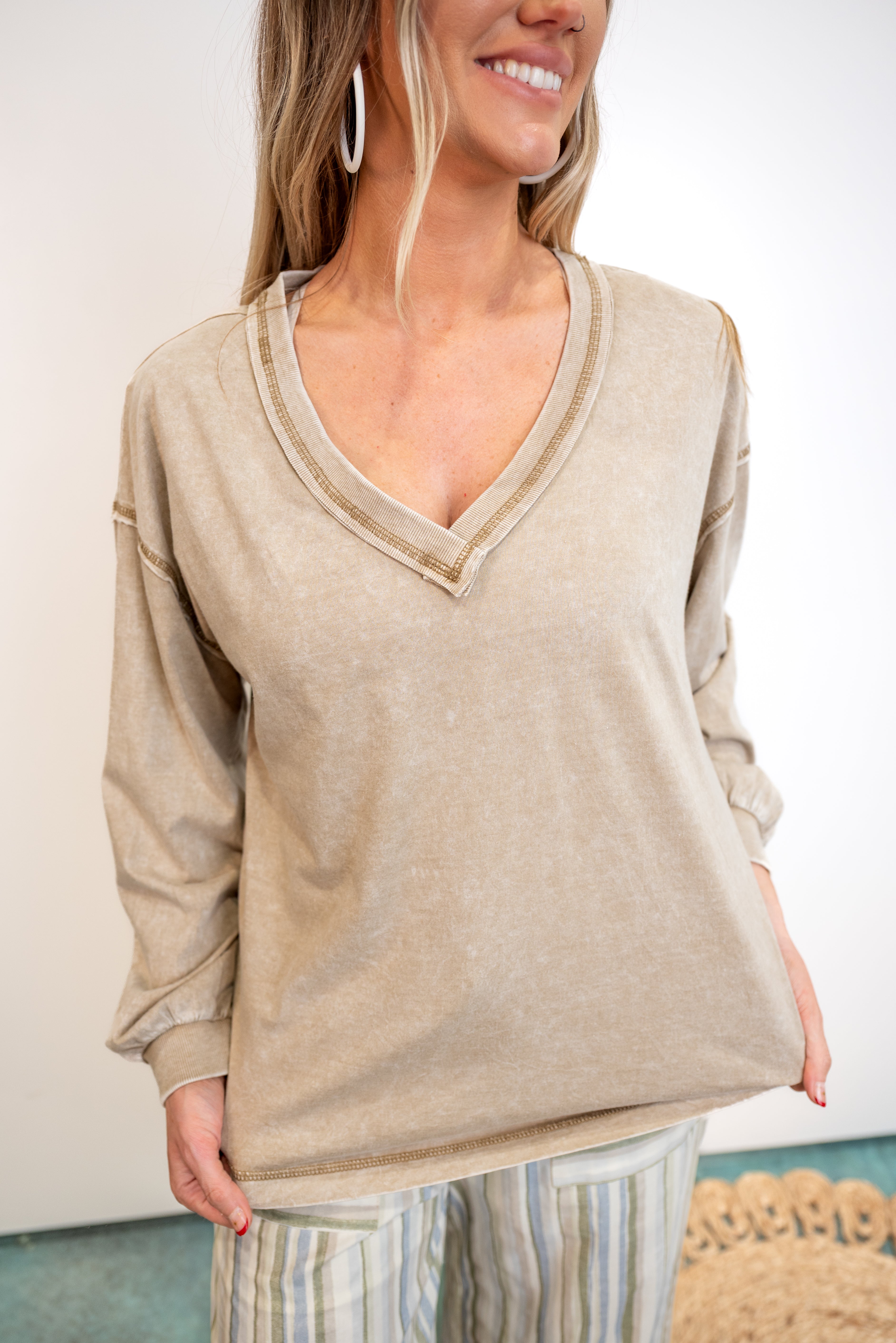 Rich Contrast Woven Top - Mocha