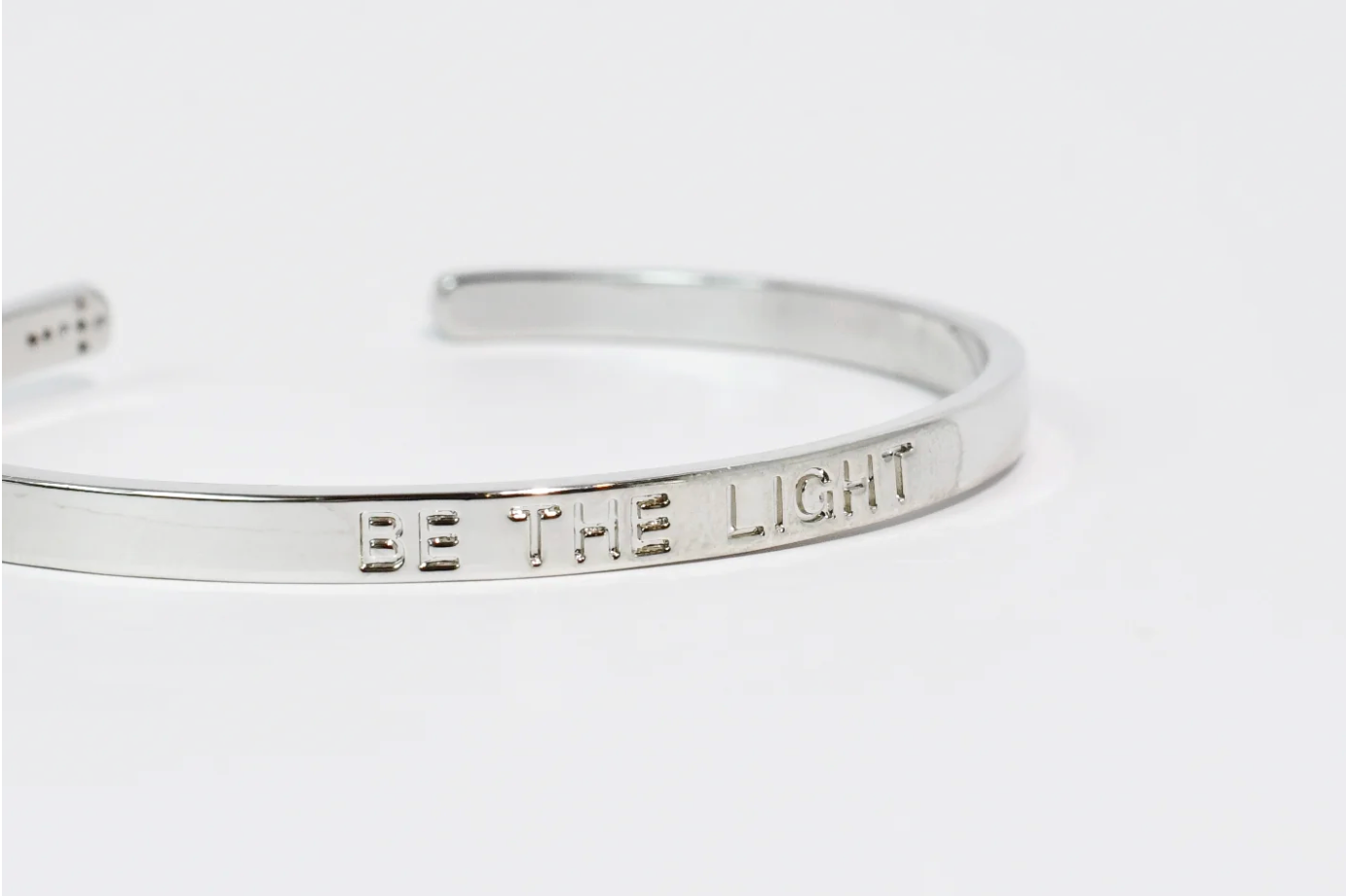 Treasure Jewels Be The Light Bangle - Silver