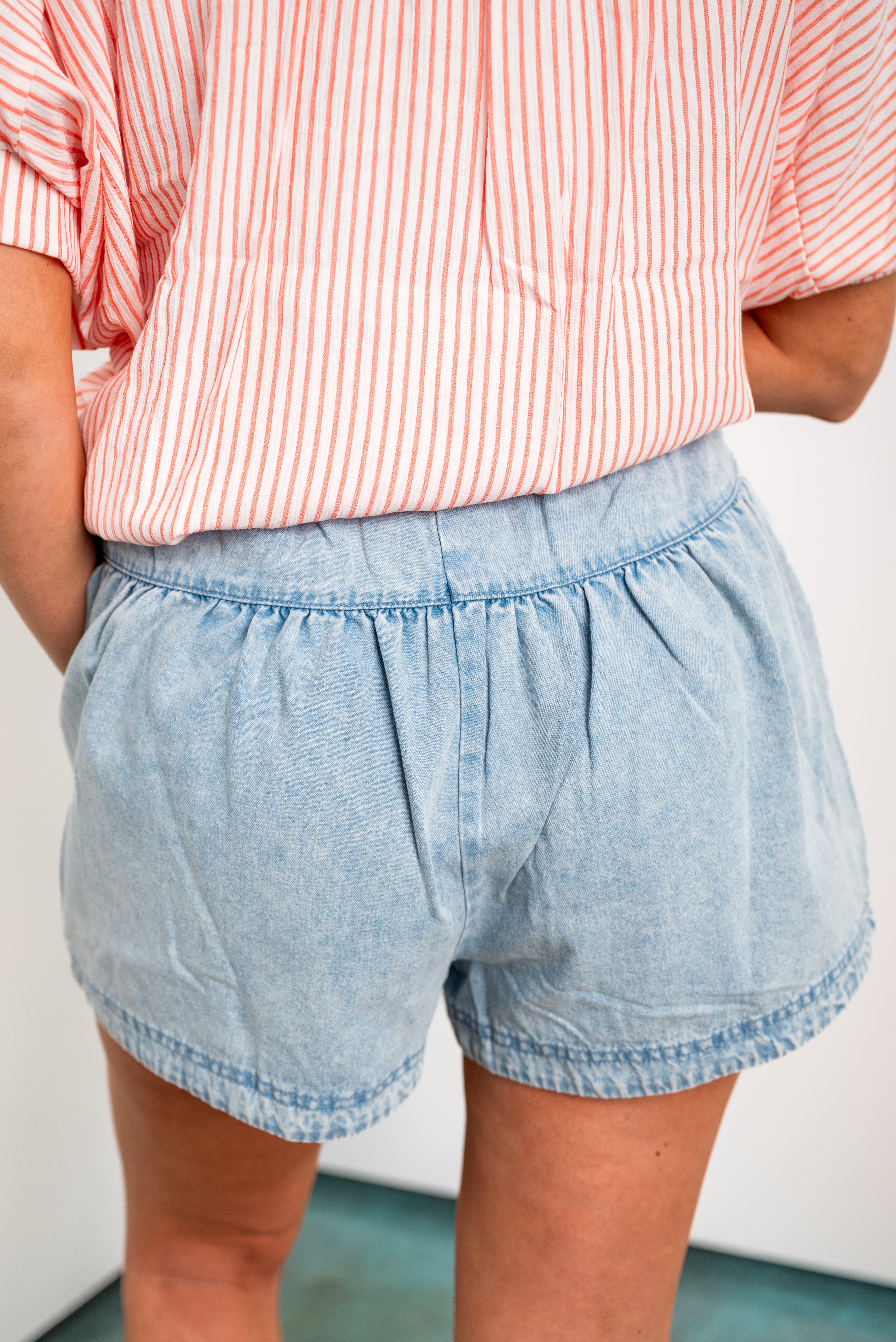 Sunny Stroll Denim Shorts - Light